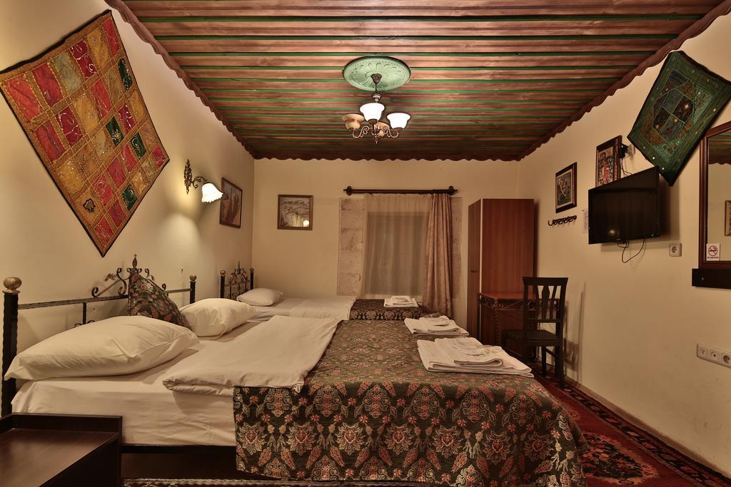 Caravanserai Cave Hotel Göreme Exterior foto