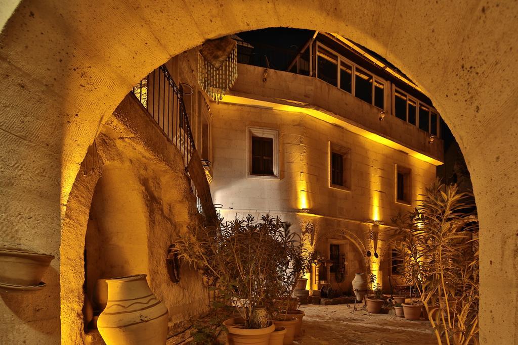 Caravanserai Cave Hotel Göreme Exterior foto