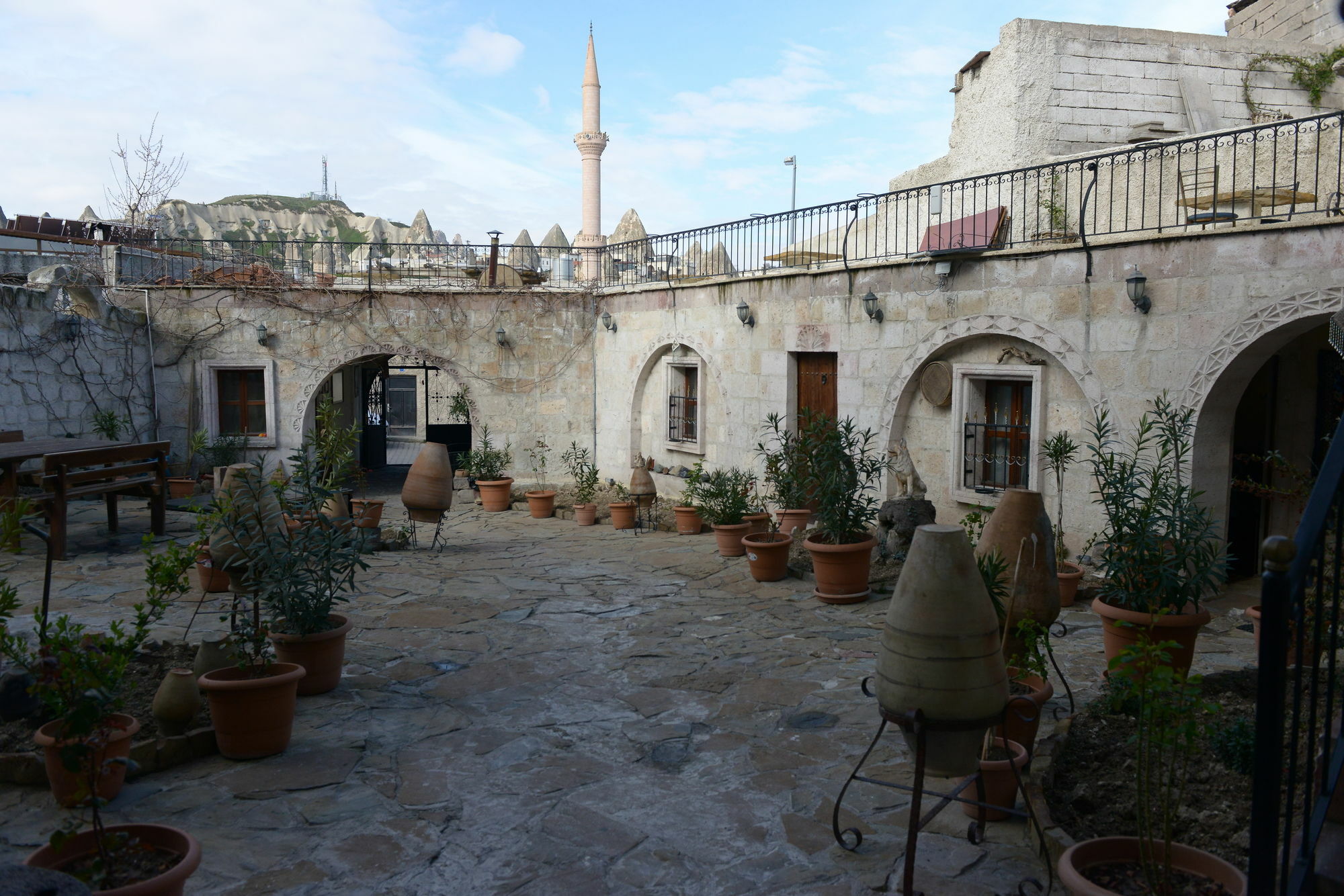 Caravanserai Cave Hotel Göreme Exterior foto